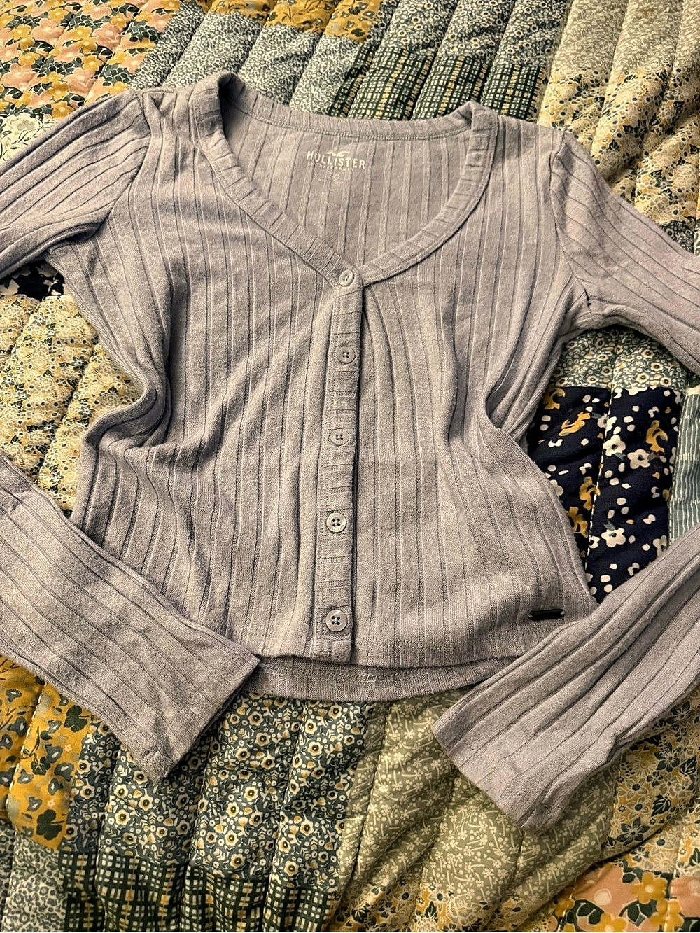 Hollister Ribbed Button-Front Cardigan Gray Small